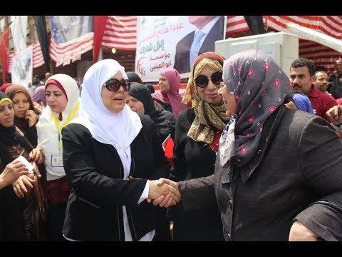 صدى البلد | لليوم الثانى مؤسسة أبو العينين الخيرية تساعد المواطنين للوصول إلى مقار لجانهم الانتخابية