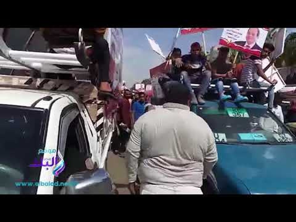 صدى البلد | انتخابات مصر2018 .. مسيرة للسيارات بأعلام مصر والأغانى الوطنية بشارع الهرم