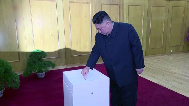 김정은 김책공대에서 투표...경제 집중 노선 재확인 / YTN