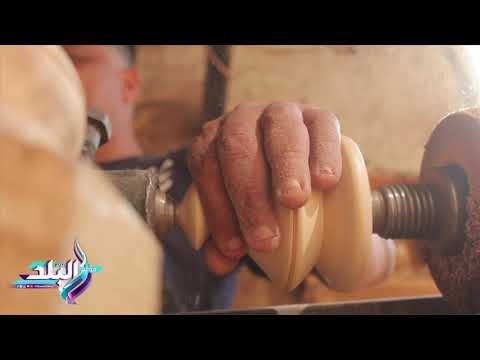 صدى البلد | مراحل تشكيل اخشاب الاشجار إلى منتجات فنية