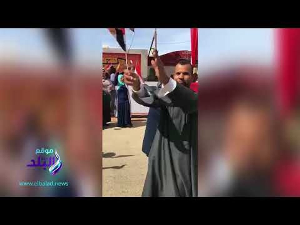 صدى البلد | شاهد.. رقص وغناء و"سيلفي" امام لجان الانتخابات الرئاسية بالتجمع الخامس