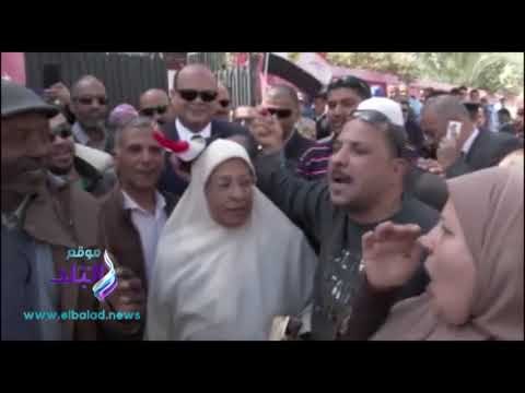 صدى البلد | مظاهرة حب للوطن وأفراح أثناء عملية التصويت بمطروح