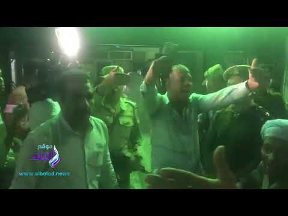 صدى البلد | مواطنون يدلون بأصواتهم على " الطبل " و" المزمار"