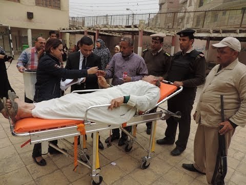 صدى البلد | على فراش المرض .. مصاب بالقلب يتحدى الألم للتصويت في الانتخابات بالفيوم