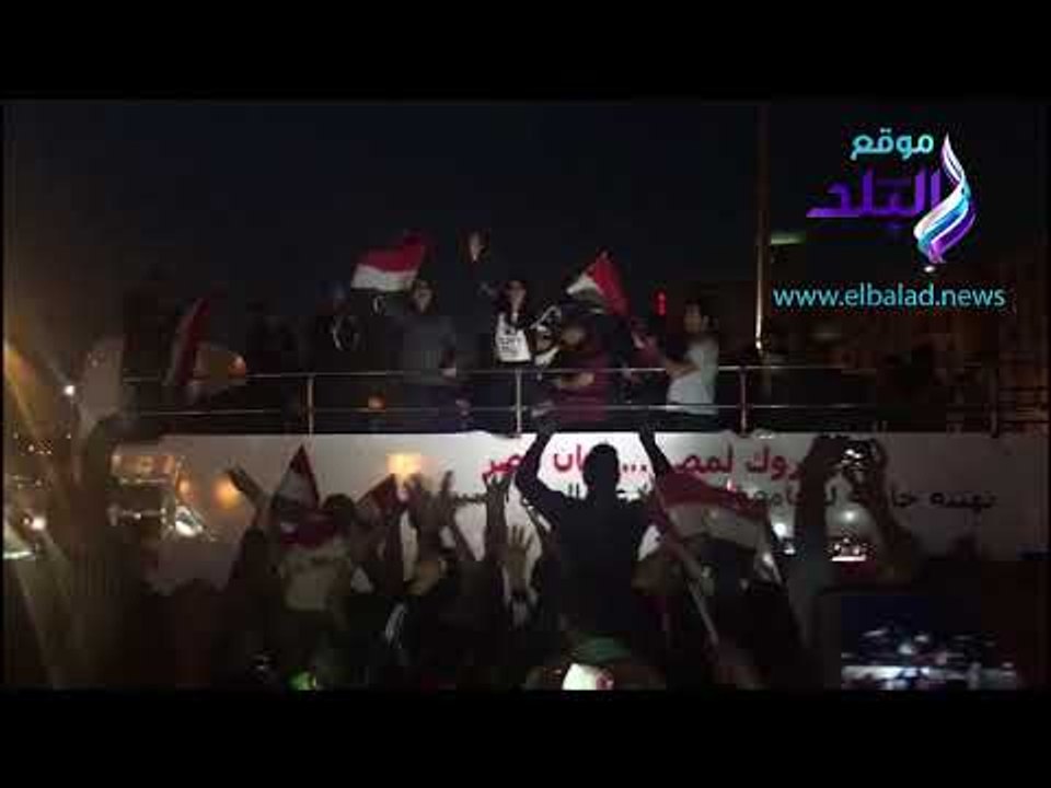 صدى البلد - نتائج انتخابات الرئاسة| "أمينة" تغني أعلى أتوبيس مكشوف بالتحرير احتفالا بفوز السيسي