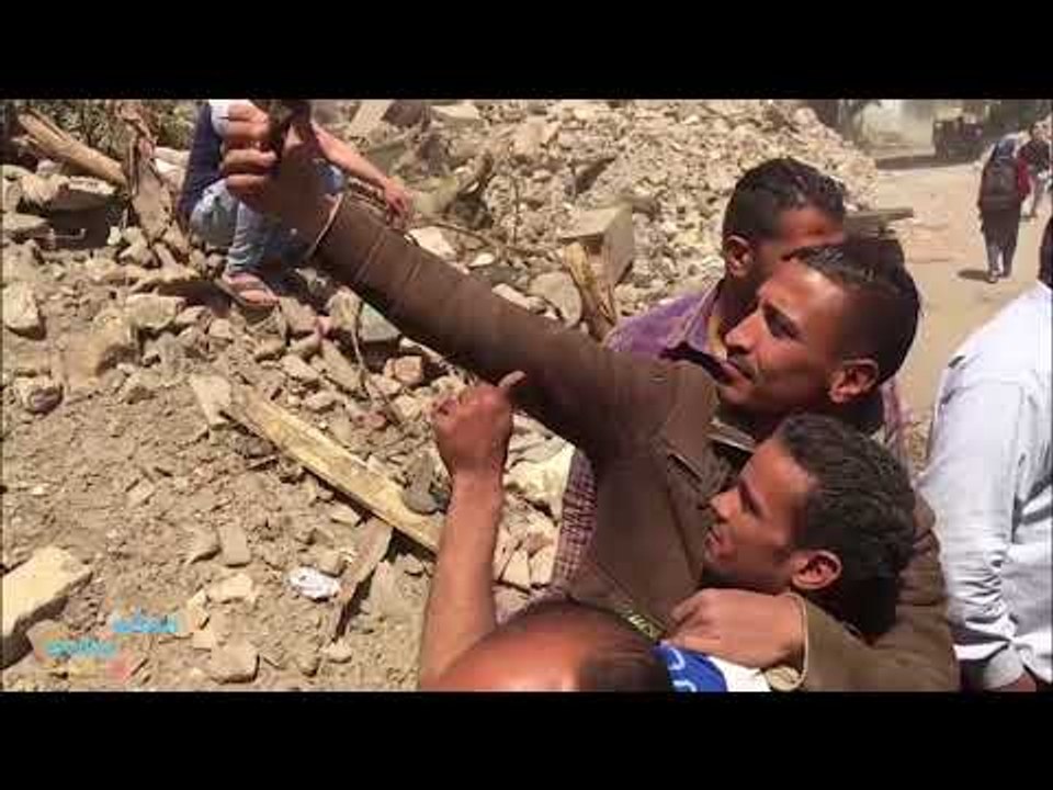صدى البلد | مواطنون يلتقطون سيلفى على انقاض ماسبيرو