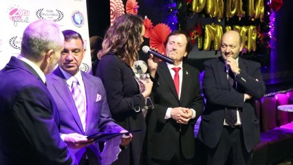 Shaila Durcal recibe el Premio 'Máximo Orgullo Hispano'