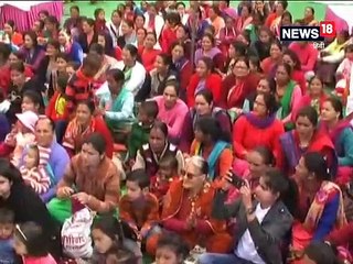 होली महोत्सव के तहत महिलाओं ने निकाला होली का सांस्कृतिक जुलूस