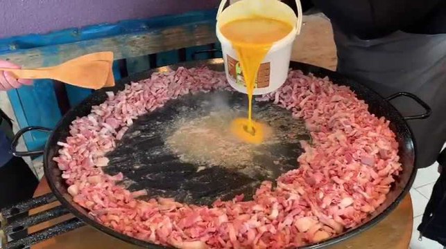 Antheit : des omelettes géantes avec 1.100 oeufs