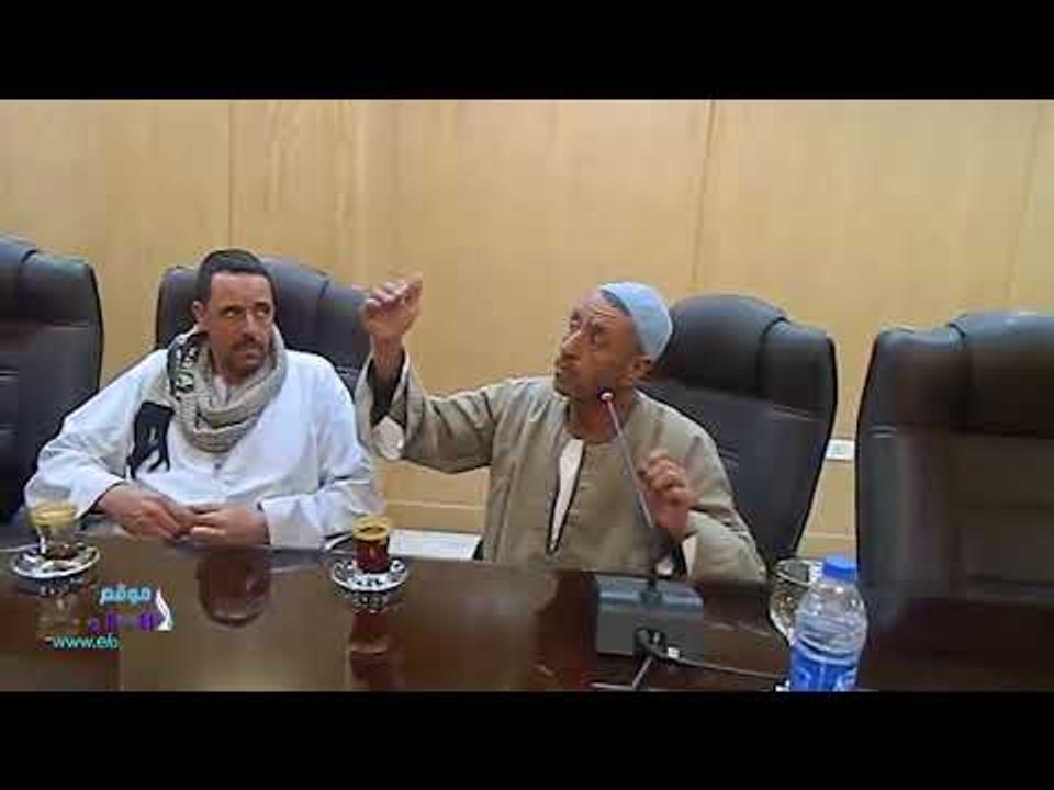 صدى البلد | محافظ الفيوم يسلم مساعدات مالية لصا...