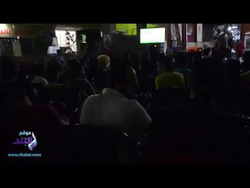 صدى البلد | فرحة جماهير الزمالك على مقاهي وسط البلد بعد الهدف الأول