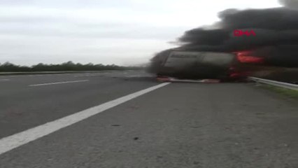 Şanlıurfa Otoyolda Tavuk Eti Yüklü Tır'da Yangın
