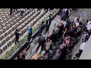 صدى البلد | لحظة صلح مرتضى منصور وفرج عامر قبل نهائى الكأس