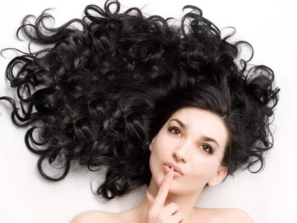 صدى البلد | خبيرة تجميل تقدم حل لمشكلة تساقط ال...