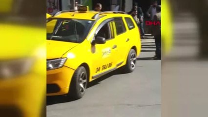 İstanbul- Şişli'de Dehşet Anları... Çarptığı Motosikletliye Bıçak Çekti