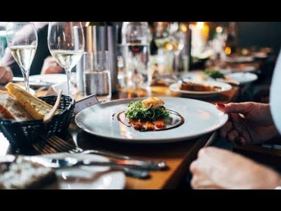 صدى البلد | احترس من صفحات تقييم الطعام على السوشيال ميديا