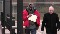 R. Kelly remis en liberté après avoir payé 161 000$ de pension alimentaire