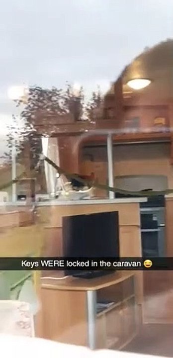 Quand tu oublies tes clefs dans ta maison... il les récupère par la fenêtre !