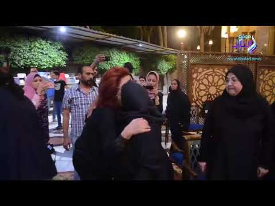 صدى البلد | وصول نبيلة عبيد  لعزاء مديحة يسري