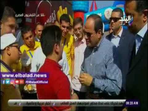 صدى البلد |الرئيس السيسى ييتبادل تهانى العيد مع أسر الشهداء