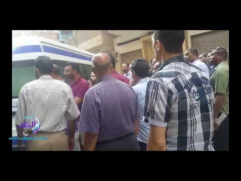 صدى البلد | نقيب محامين الإسكندرية يتقدم مشيعيي جنازة المحامي المقتول بمكتبة