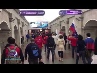 المشجعون يتوجهون إلى ملعب كريستوفسك ىتحت الامطار الغزيرة