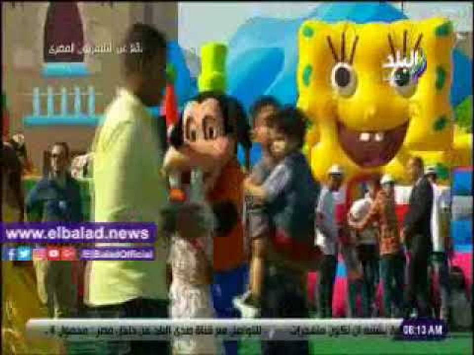 صدى البلد |الرئيس السيسى يقدم هدايا العيد لأطفال الشهداء