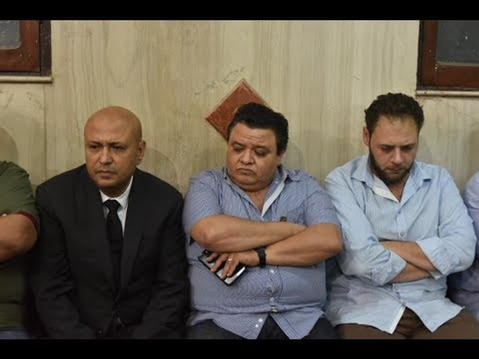 صدى البلد | الفنانون يقدمون واجب العزاء فى وفاة والد محمد فهيم