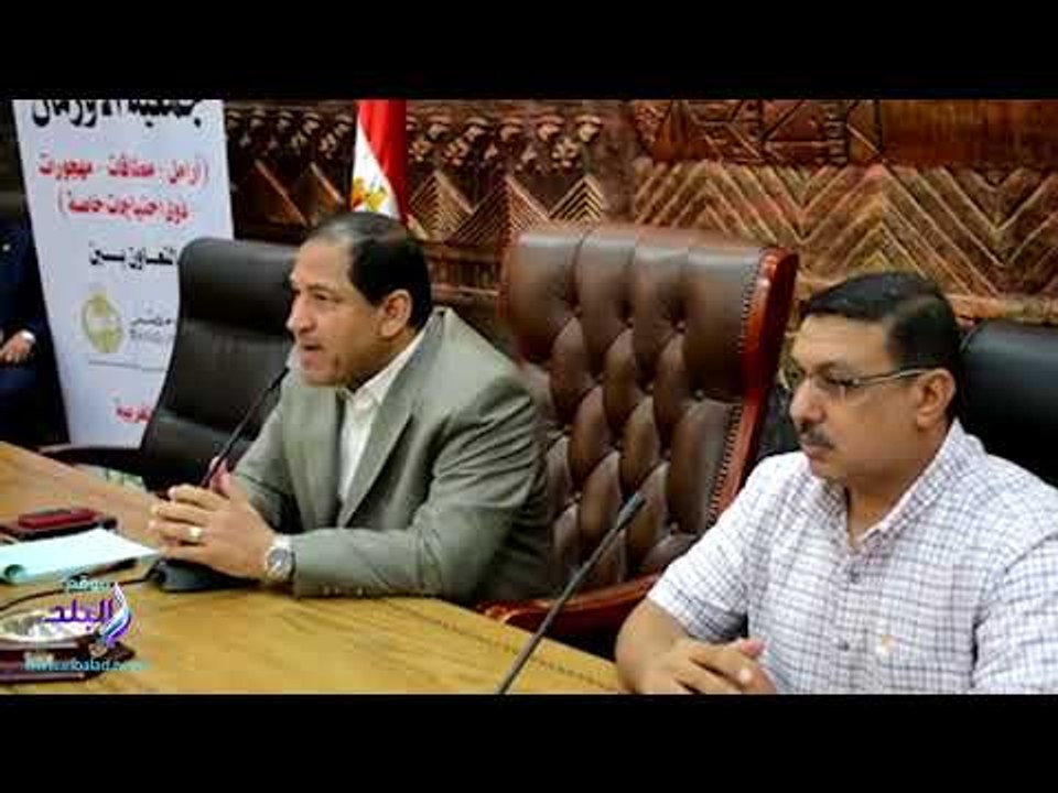 صدى البلد | محافظ الغربية يقوم بتوزيع 25 شهادة...