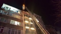 Fatih'te Otel Yangını: 20 Kişi Dumandan Etkilendi