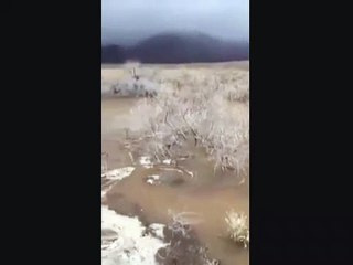 Misteriosos  remolinos de agua  se forman en  inundación en el desierto de las Vegas