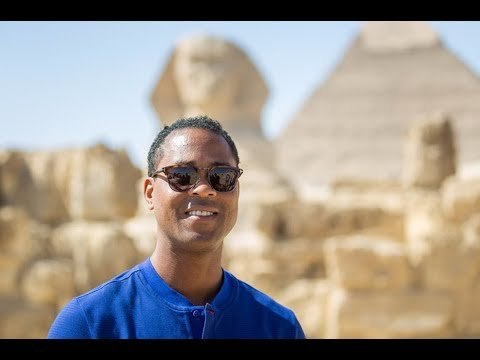 صباح البلد - كلويفرت نجم برشلونة ومنتخب هولندا السابق: (لسانى عجز عن التعبير أمام عظمة الأهرامات)