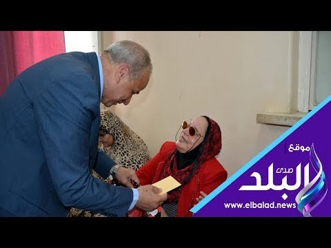 صدي البلد | محافظ القليوبية يوزع هدايا العيد على المسنين ببنها