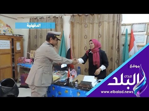 صدي البلد | ضباط مديريات الأمن يسددون مصروفات عدد من طلبة المدارس