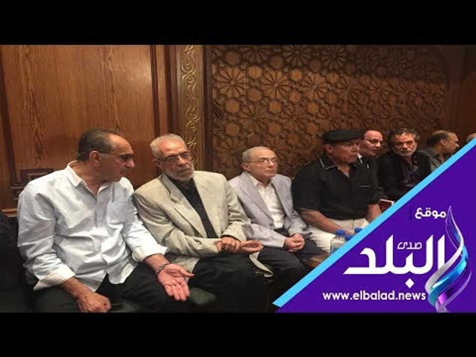 صدي البلد | نجوم الفن يشاركون فى عزاء احمد عبد الوارت