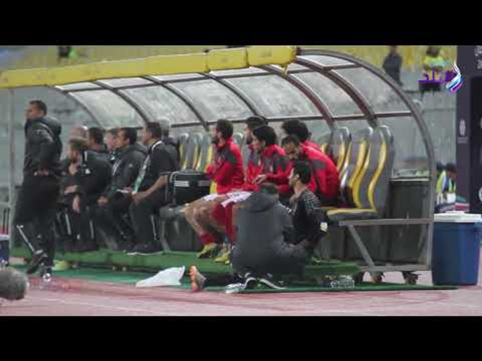 صدي البلد  | دموع احد ذوي الاحتياجات الخاصه لحظه إصابه محمد الشناوي فى مباراة الوصل
