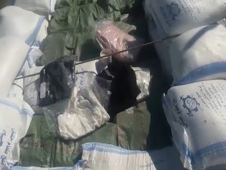 صدي البلد | إحباط محاولة تهريب 5 طن ملابس مستوردة غير خالصة الجمارك