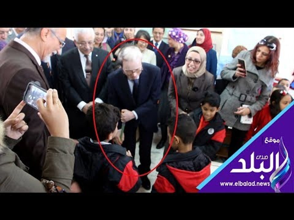 صدي البلد | سفير اليابان بالقاهرة يشارك طلاب المدرسة اليابانية في تنظيف الفصول