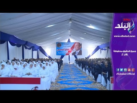 صدى البلد | المفرج عنهم من نزلاء السجون بالأحضان والدموع يلتقون ذويهم