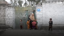 Aos 70 anos, mulher cuida sozinha de 17 netos e bisnetos no Afeganistão
