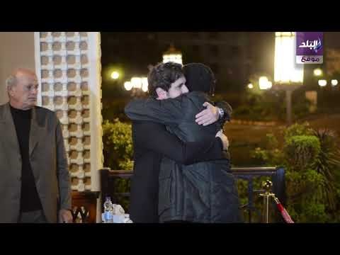 صدي البلد | نجوم الفن والرياضة في عزاء والدة مصطفي خاطر