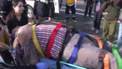 Fireni boşalan hafriyat kamyonu, hafif ticari araçla çarpıştı: 4 yaralı