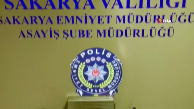 Araçların camlarını kırarak teyplerini çalan şüpheliler yakalandı