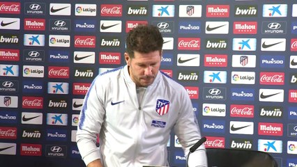 Primera foto de familia de Carla Pereyra y Simeone con sus dos hijas