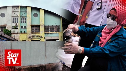 下载视频: Three men arrested over chemical waste dumping in Johor