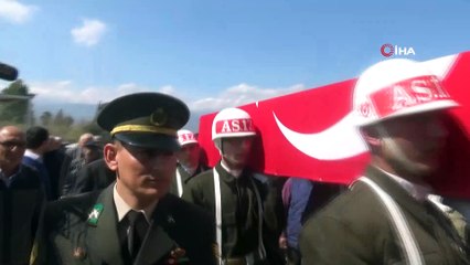 Kıbrıs gazisi toprağa verildi