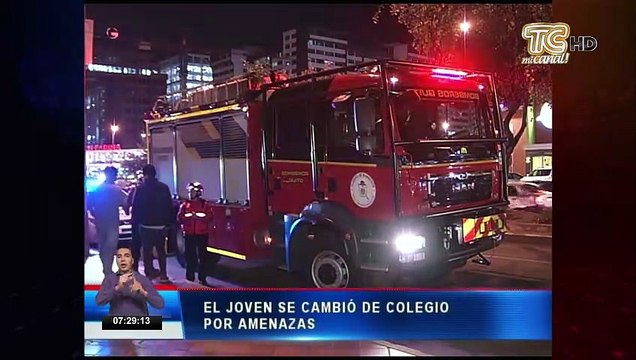 Joven se lanza de quinto piso de centro comercial en Quito