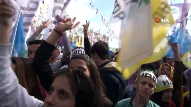 - HDP mitinginde ‘Kürdistan’ ve ‘Öcalan’ propagandası