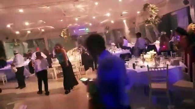 Cette tempête dévaste la salle d'un mariage en pleine soirée !