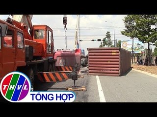 THVL | Thùng container văng trúng taxi, suýt đè chết 2 người tại Bình Dương